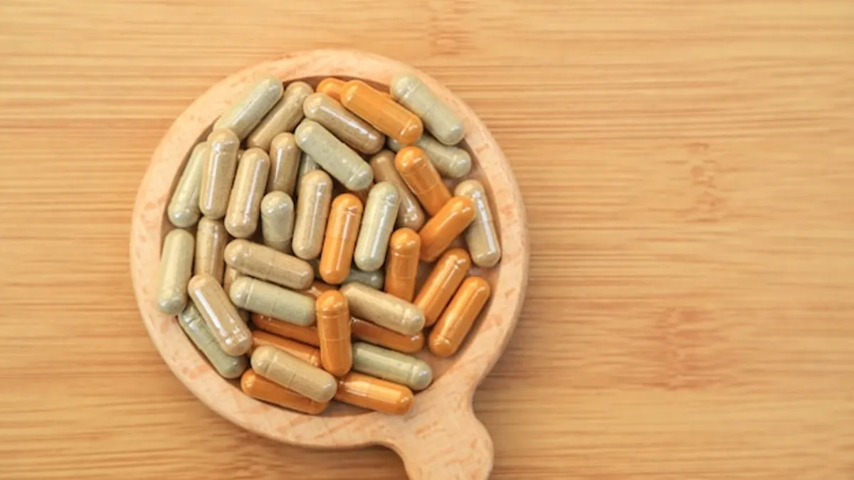 Manejo Nutricional na Síndrome dos Ovários Policísticos com Foco em Resistência Insulínica e Fitoterapia